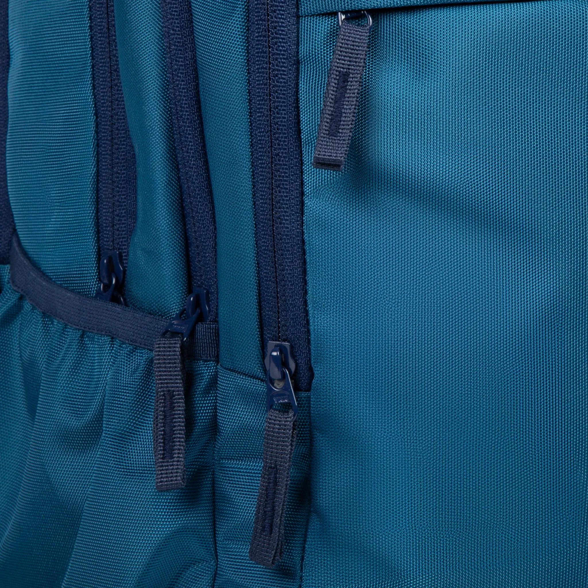 Airmate 29L Aqua Blue Backpack with raincover